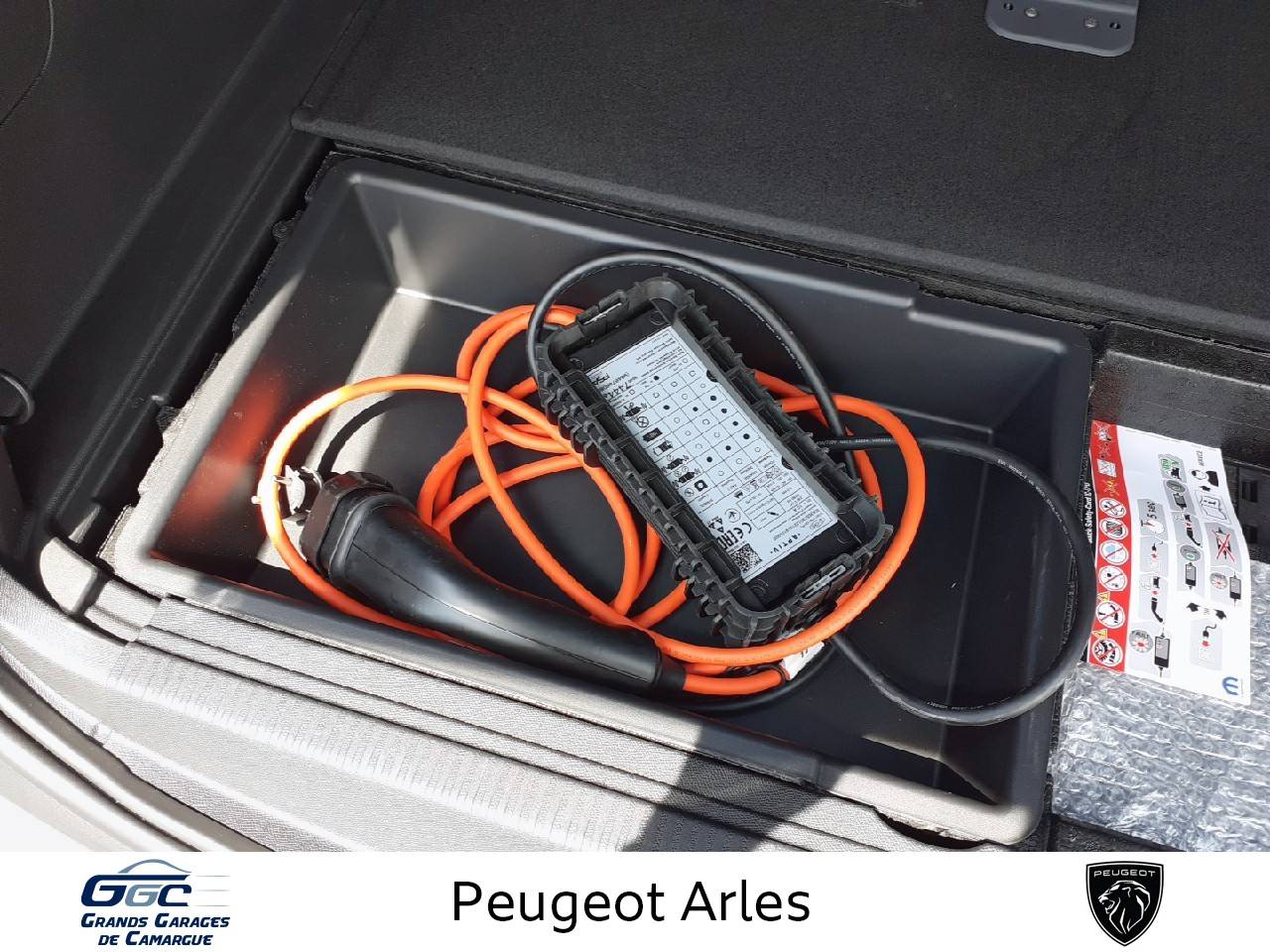 PEUGEOT 3008 Hybrid 225 e-EAT8 Active Pack